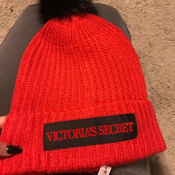 Victoria Secret red bundle 👜♥️ - Picture 2 of 5